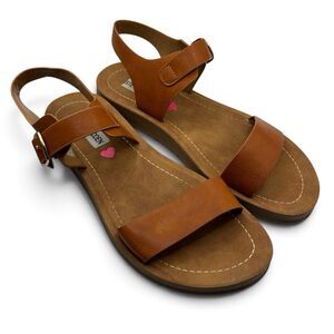 Steve Madden Tan Flat Sandals Women’s Size 5